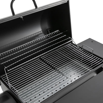 Freistehender Holzkohlegrill mit Beistelltisch, Ablageflächen und Rollen, robuste Stahlkonstruktion